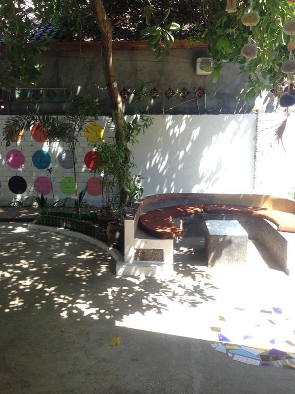 Good For Ya Knee Hostel & Bungalows (Adults Only) Gili Trawangan Exterior photo