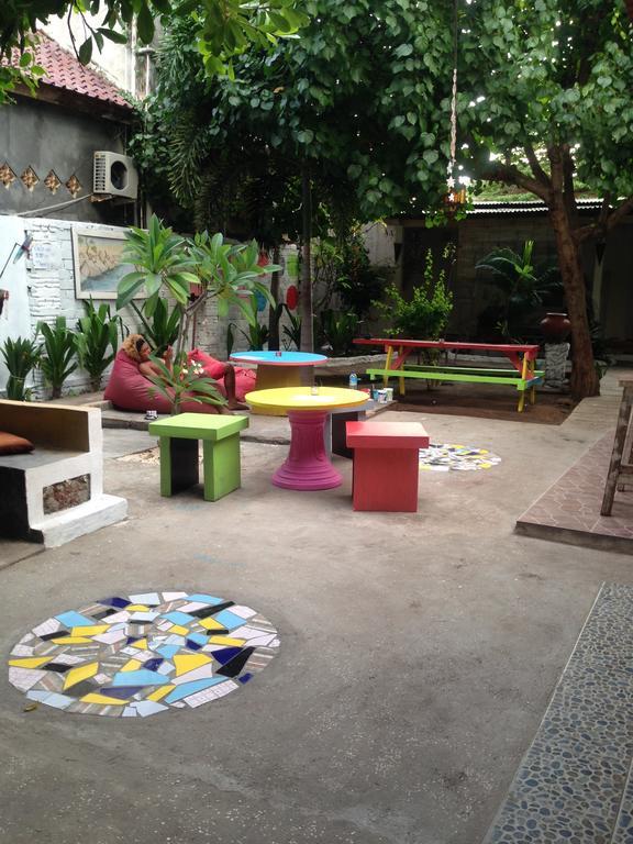Good For Ya Knee Hostel & Bungalows (Adults Only) Gili Trawangan Exterior photo