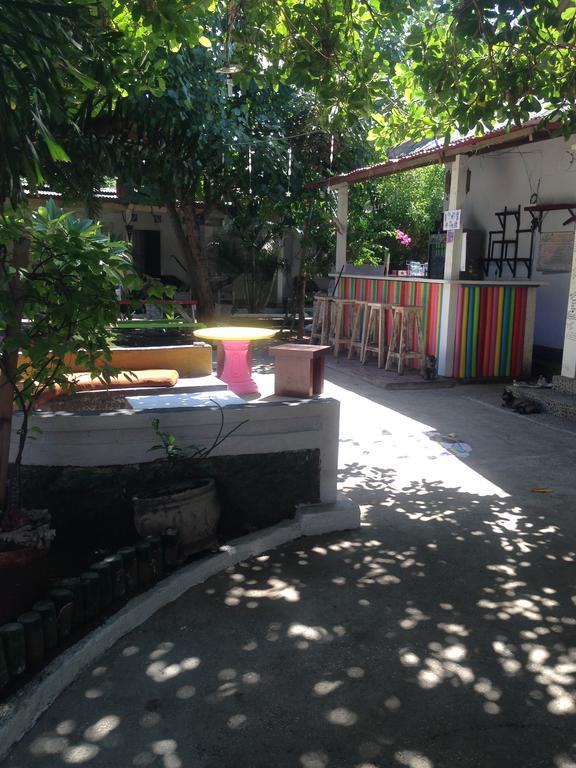 Good For Ya Knee Hostel & Bungalows (Adults Only) Gili Trawangan Exterior photo