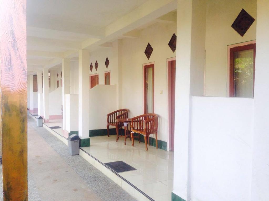 Good For Ya Knee Hostel & Bungalows (Adults Only) Gili Trawangan Exterior photo