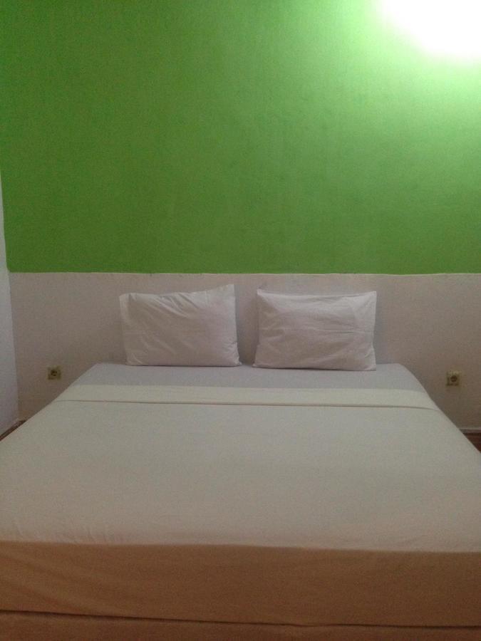 Good For Ya Knee Hostel & Bungalows (Adults Only) Gili Trawangan Exterior photo